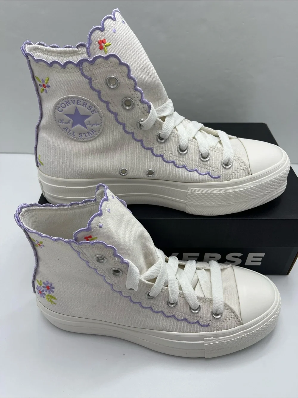 Converse CTAS LIFT HI VINTAGE WHITE/VIOLET HEAT Platform Sneakers Lavender Trim
